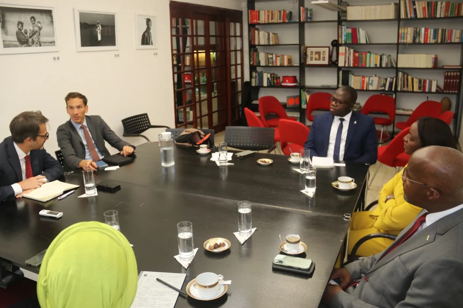 Visite de courtoisie du Directeur Général du CSRS à l’Ambassadeur de Suisse en Côte d’Ivoire