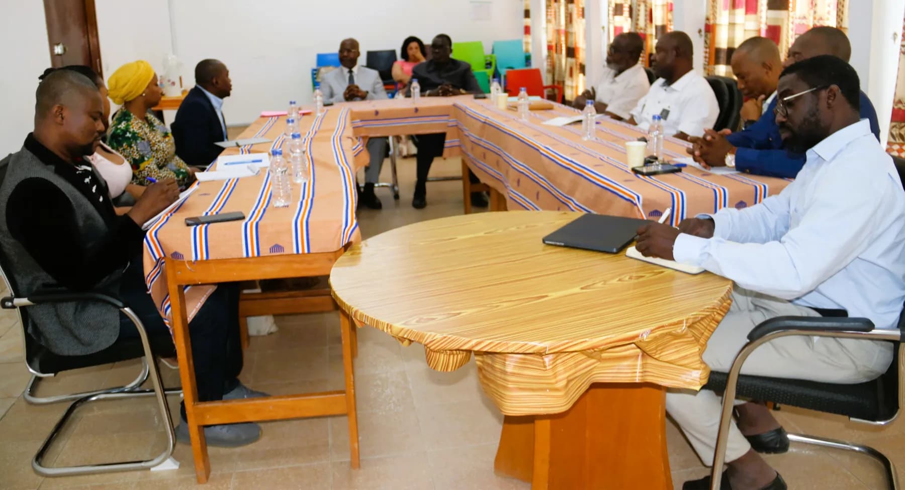 Visite institutionnelle du DG du CSRS, Prof Zoueu, à l’Institut Pasteur de Côte d’Ivoire (IPCI) en vue du renforcement de la coopération institutionnelle et scientifique